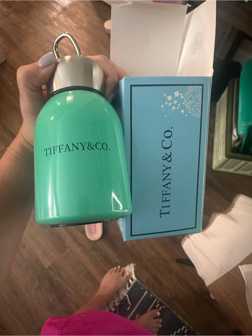 Vacuum sealed bottle